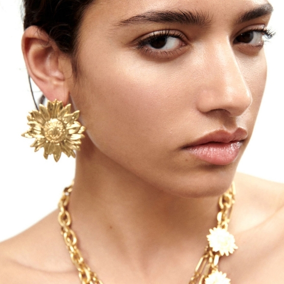 Sunflower Earrings 🌻 - Picture 3 of 6